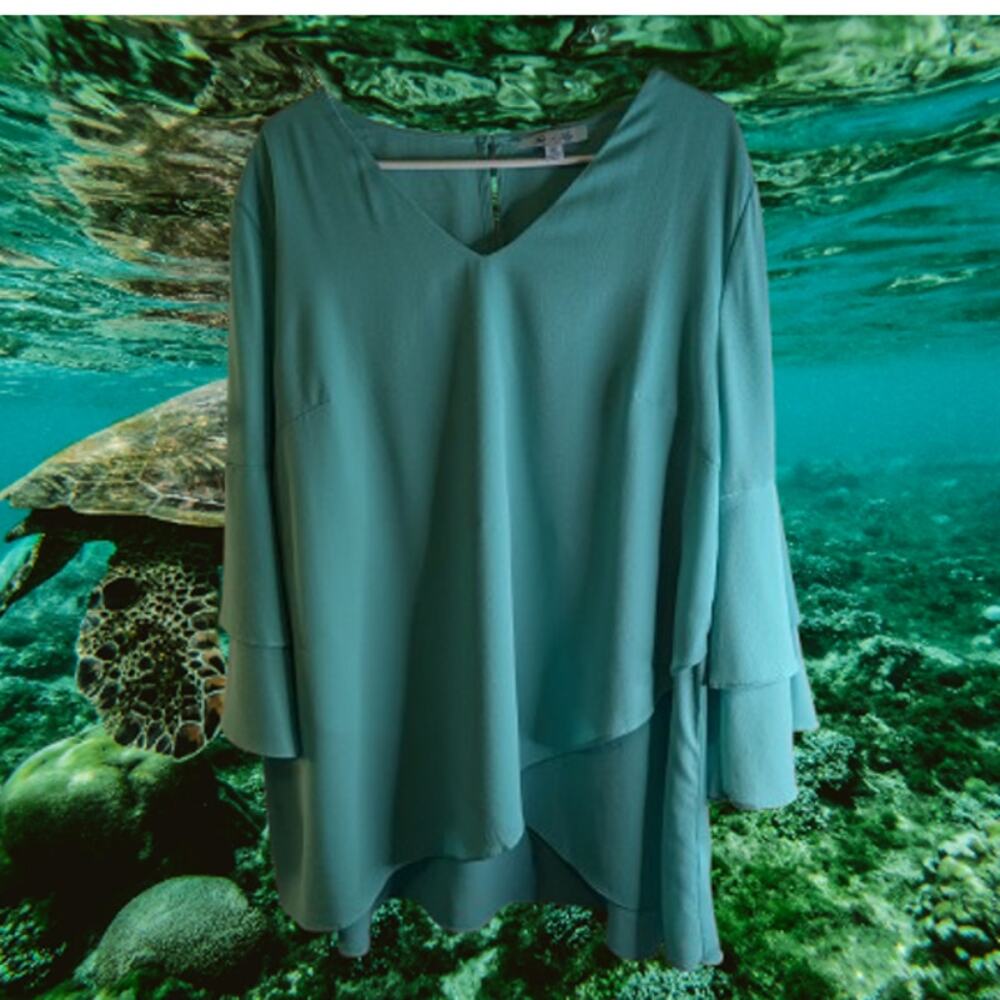 She + Sky 1XL long layered bell sleeve tulip sea green woman's polyester top